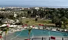 Från balkongerna på Club Med ser man hela vägen till Gibraltar. Från Gibraltar ser man hela vägen till balkongerna på Club Med.