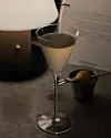 Det är fredag och dessutom löningsfredag. Tycker att du ikväll (eller åtminstone snarast) beger dig till @brannerian och testar på @sean_eden’s nya cocktailmeny eller varför inte bara ta en stadig Dry Martini?