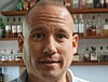 Jonatan Östblom-Smedje ligger bakom podden Med eller utan is.