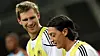 mesut-oezil-r-und-per-mertesacker-sind-bester-laune.jpg