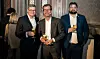 Lantmännens Magnus Kagevik, Fredrik Spendrup samt bryggmästare Richard Bengtsson.